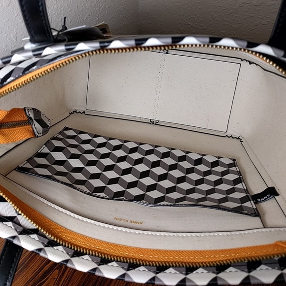 Anne Klein Large Tote - Picture 3 of 4